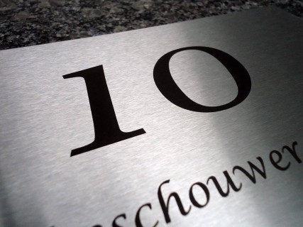 RVS Naambord 16 x 8 cm gegraveerd met blinde bevestiging