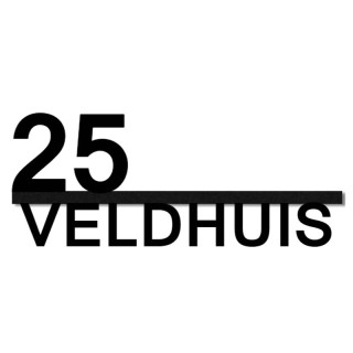 Mat zwart huisnummer met naam - 50 cm breed