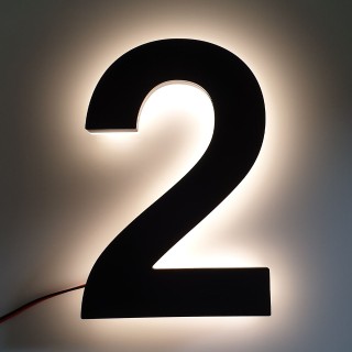 Mat zwart huisnummer met verlichting 20 cm hoog - Nummer 2