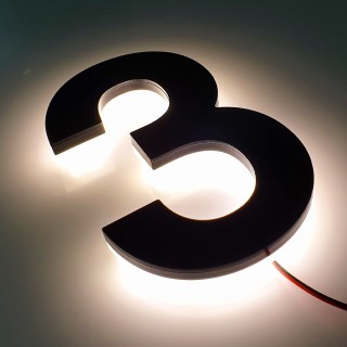 Mat zwart huisnummer met verlichting 20 cm hoog - Nummer 3