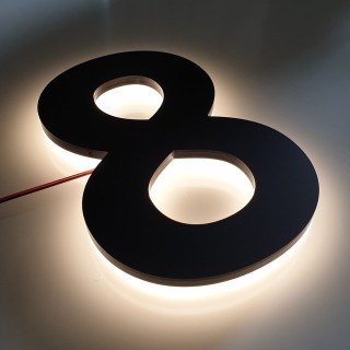 Mat zwart huisnummer met verlichting 20 cm hoog - Nummer 8