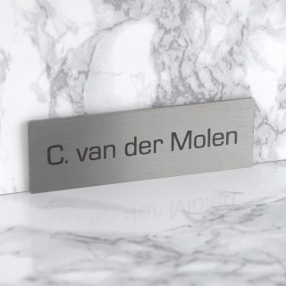 Zelfklevend RVS Naambordje met gravering 8 x 2,5 cm