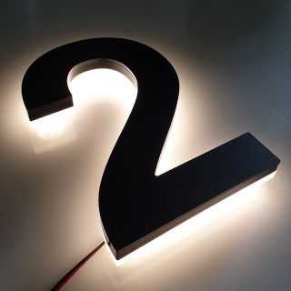 Mat zwart huisnummer met verlichting 20 cm hoog - Nummer 2