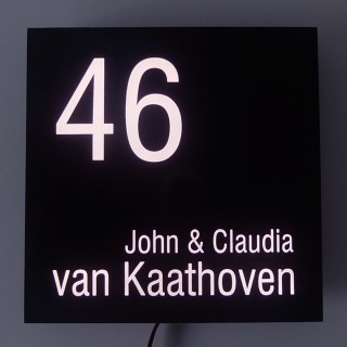 Zwart naambord met verlichting - 15 x 15 cm